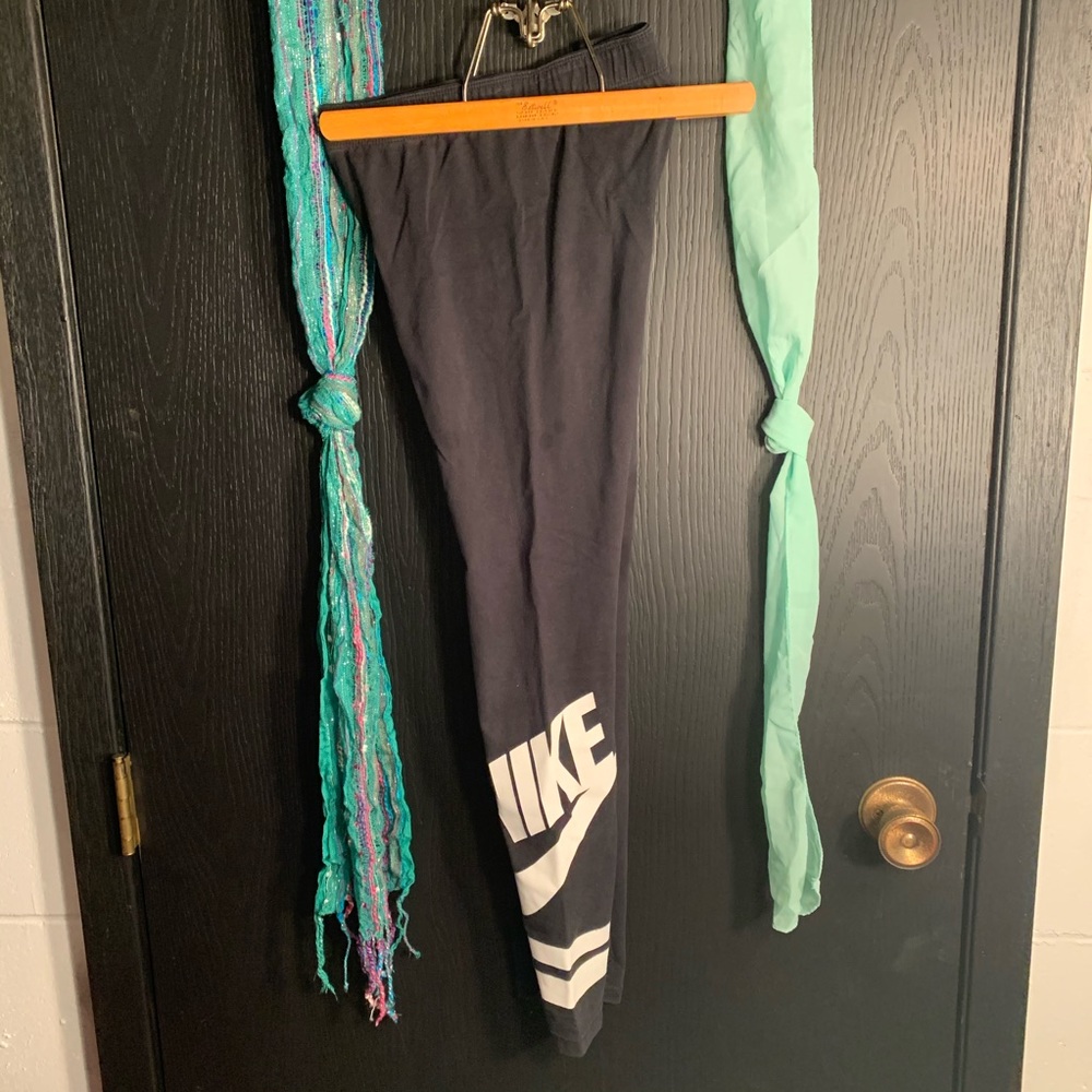 Girls Nike leggings
